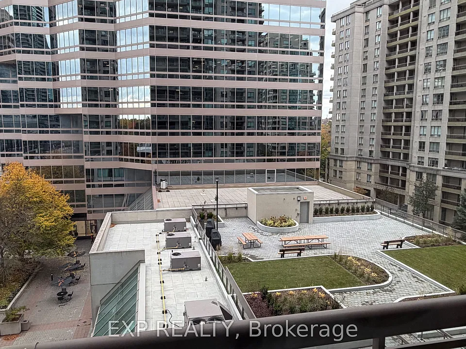 18 Parkview Ave #716