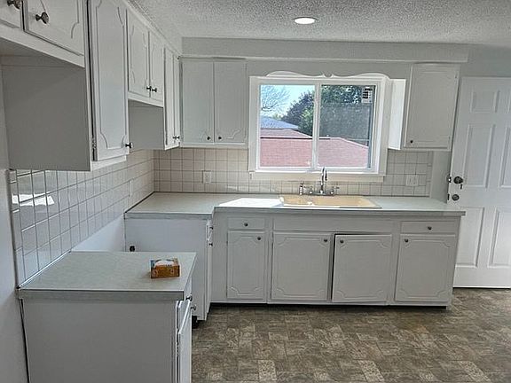 2nd image of 6 South Dr