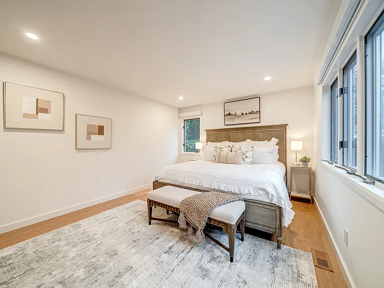 36 E Harbor Dr — Photo 22