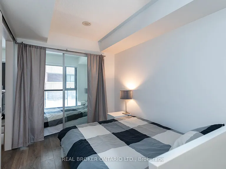 159 Dundas St E #606 — Photo 13