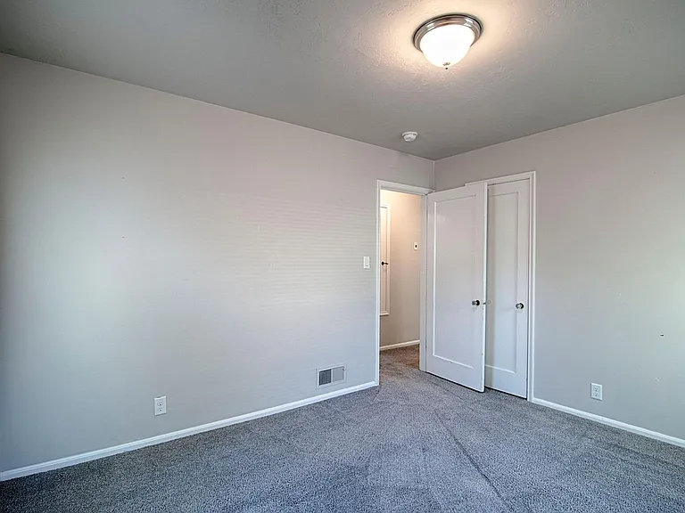 1549 E Westminster Ave — Photo 13