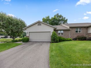 968 Ironwood Cir NW, Grand Rapids, MI 49534