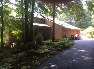 25 Polktown Rd, Hampton, NJ 08827