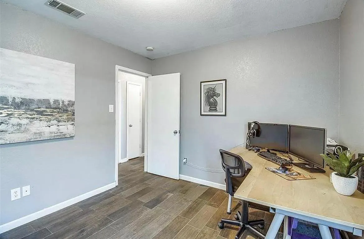 505 Harvard Dr — Photo 1