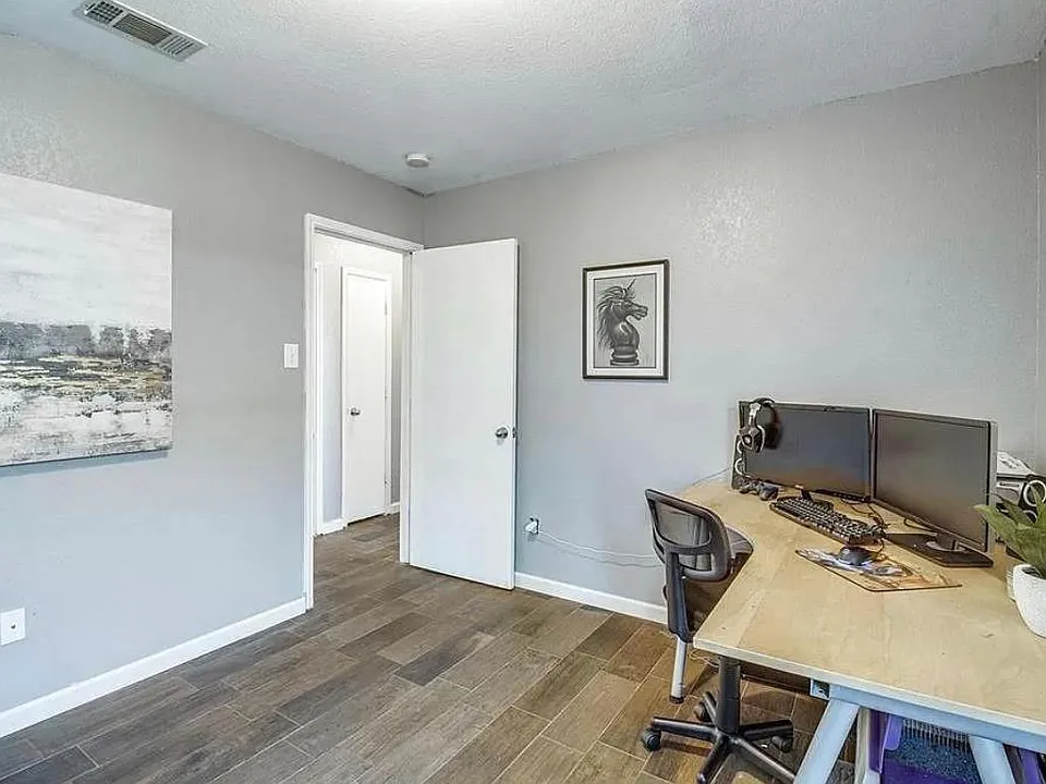 505 Harvard Dr