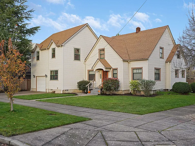 731 Elm St SW #A — Photo 18