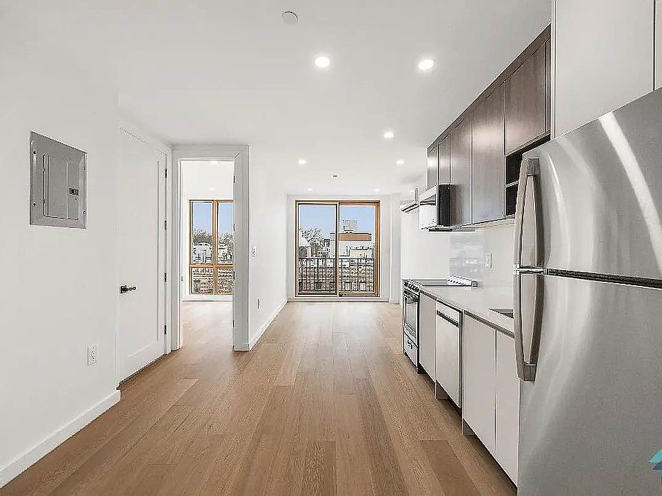 1st image of 3216 Glenwood Rd #4C