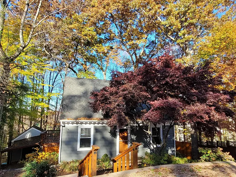 102 Slate Pl — Photo 2