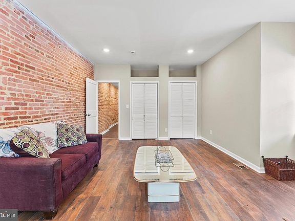 2nd image of 446 N Linwood Ave