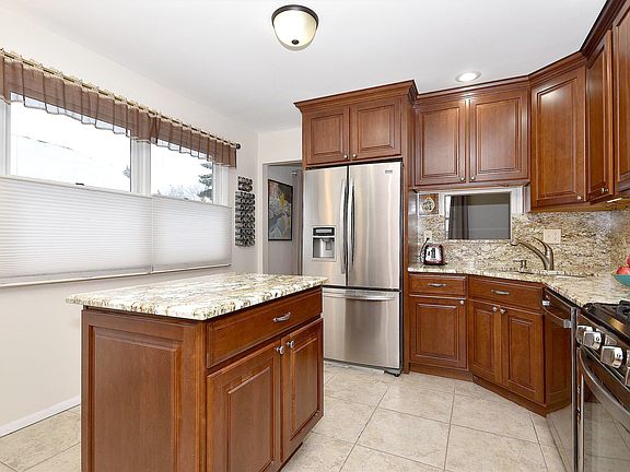 4th image of 143 N Berteau Ave