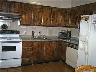 4th image of 126 John St