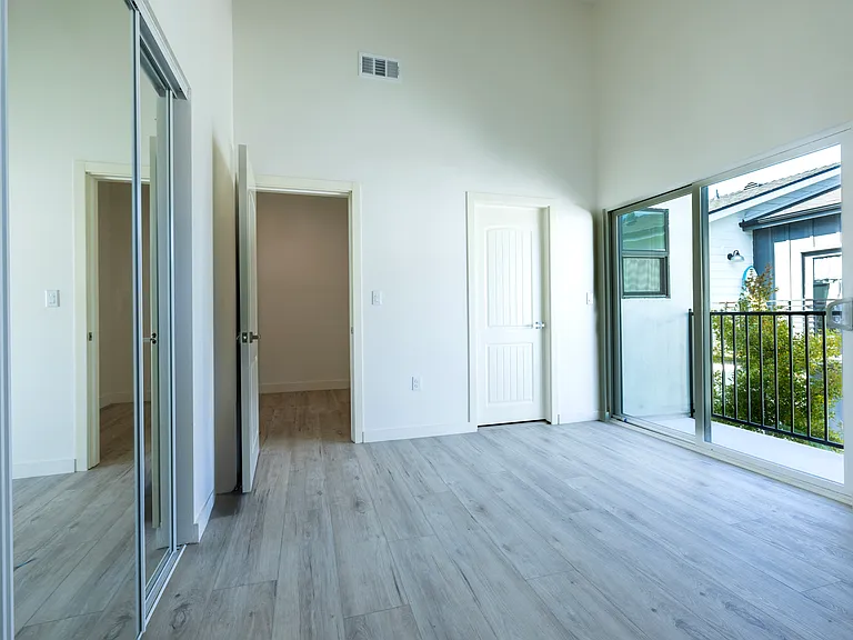 1131 Browning Blvd — Photo 2