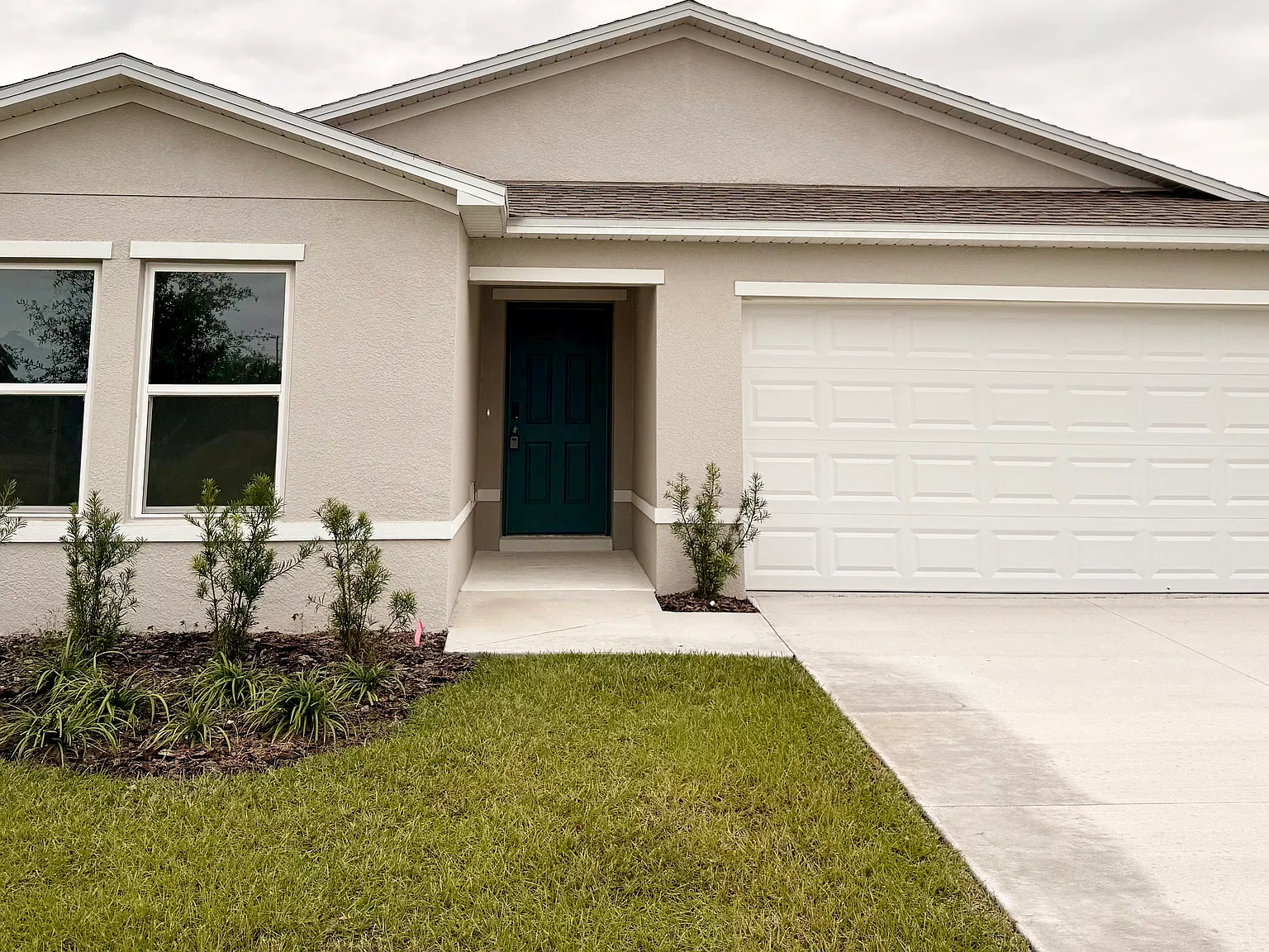 3 bed, 1477 sqft, $1,725 — Photo 1