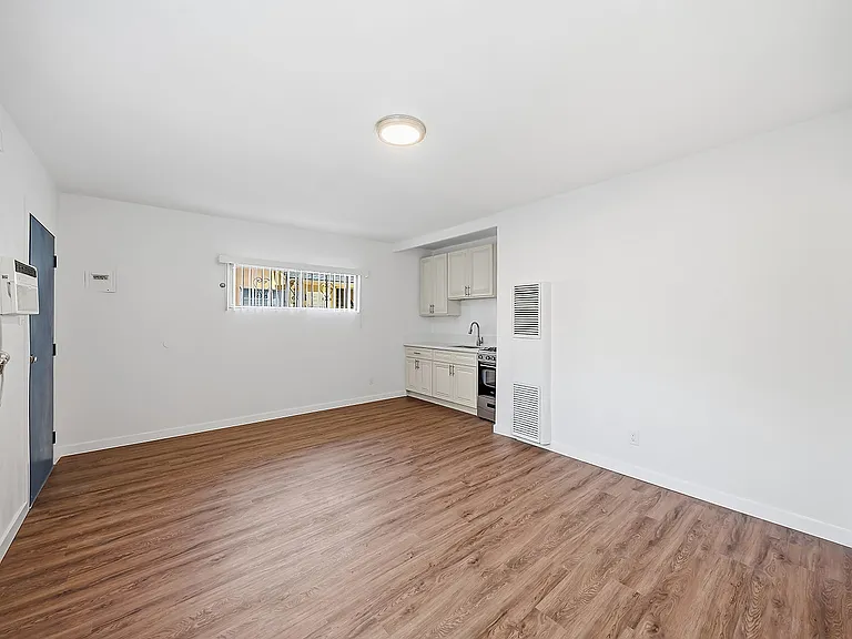 540 N Garfield Ave #E — Photo 7