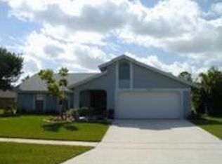 174 Roycourt Cir, Royal Palm Beach, FL 33411