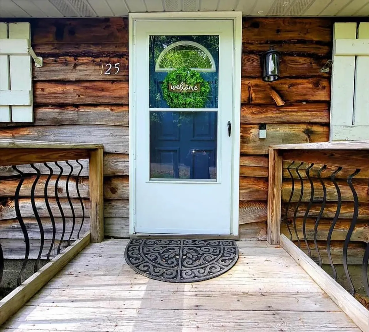 3 bed, 1.5 bath, 1400 sqft, $1,900 — Photo 1