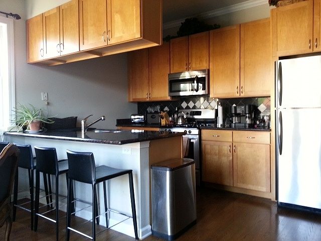2nd image of 4037 N Pulaski Rd APT 2A