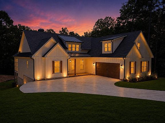 2nd image of 189 Pope Cir