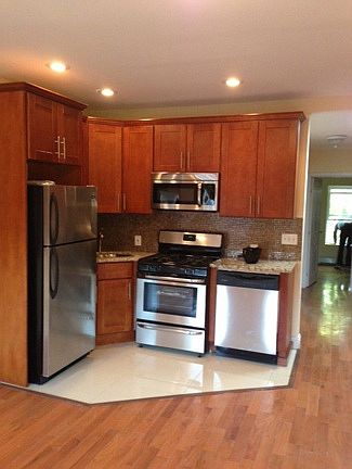 3rd image of 235 Lexington Ave APT 3