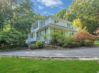 39 Laurel Cove Rd, Oyster Bay Cove, NY 11771