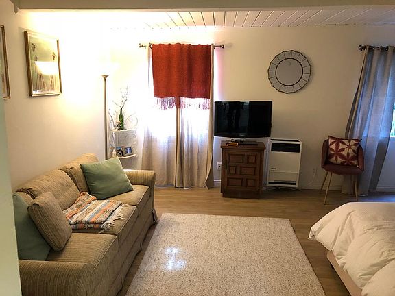 5th image of 1828 Midvale Ave #102