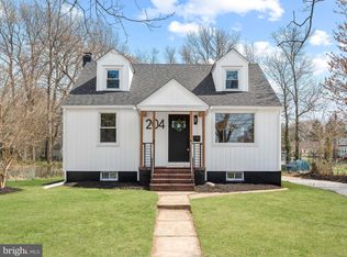204 E Mill Rd, Maple Shade, NJ