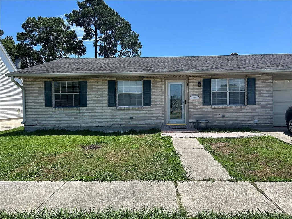 Building Photo - 725 Oakwood Dr