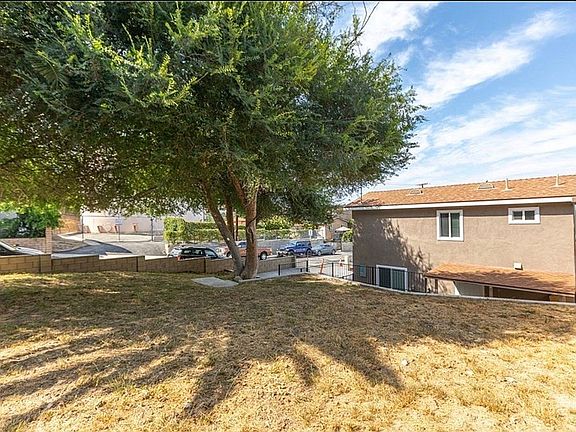5th image of 2148 Kays Ave