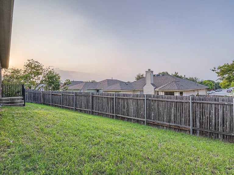 120 Shiloh Cv — Photo 11
