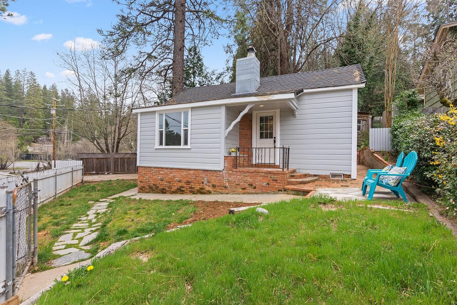 321 Race St, Grass Valley, CA 95945 Zillow