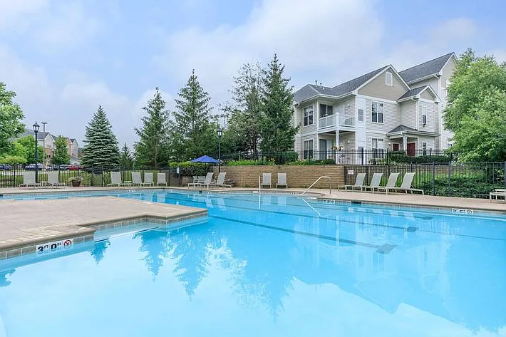 1350 Coventry Glen Dr #101 — Photo 3