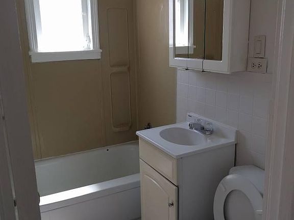2nd image of 274 Lexington Ave APT 3B