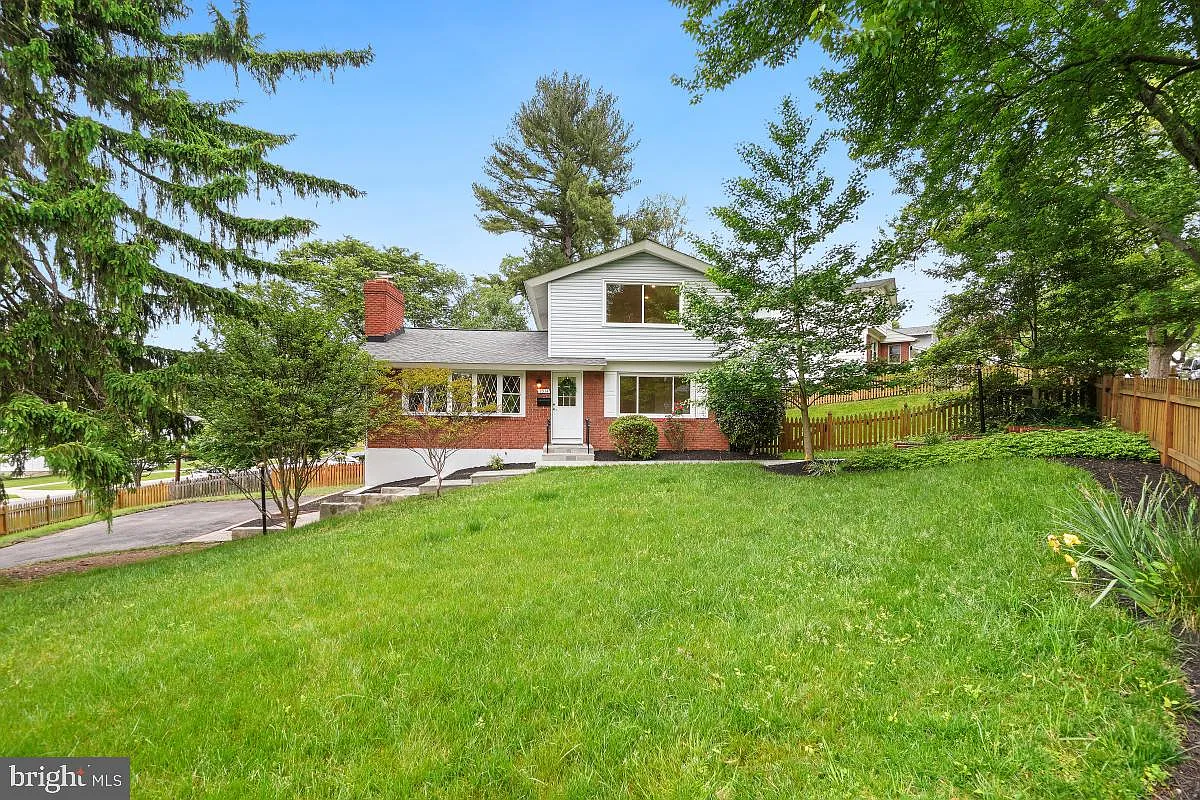 1014 Welsh Dr photo 1