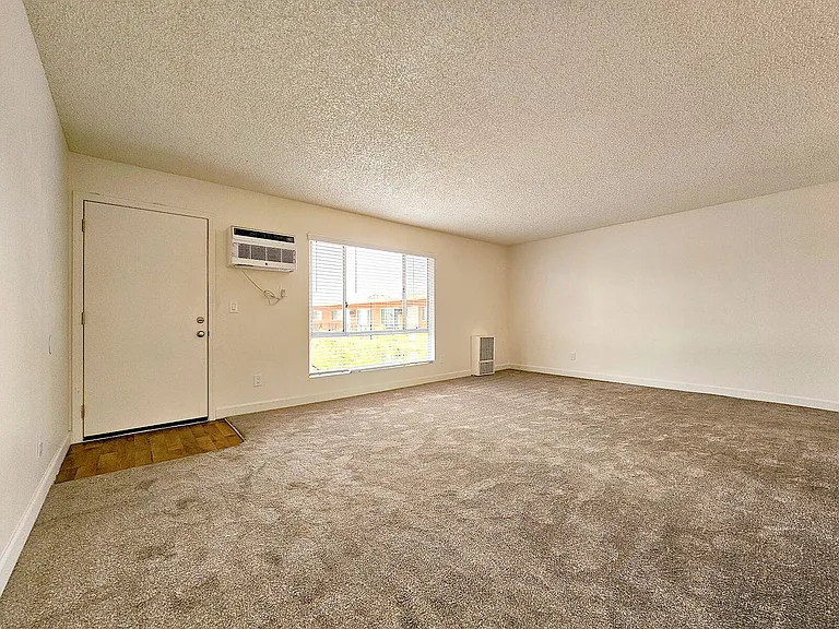 Vista Bella Apartment Homes — Photo 6