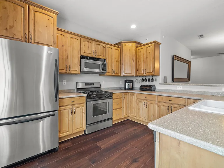 7937 Williamsburg Ct #201 — Photo 5