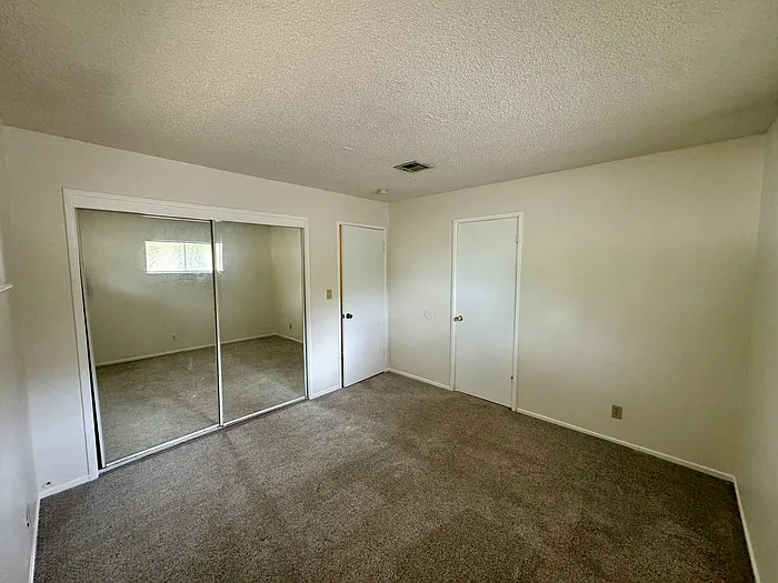 5322 Castle St — Photo 16