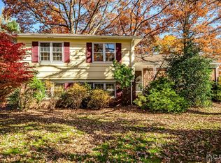 17 Moraine Rd, Edison, NJ 08820