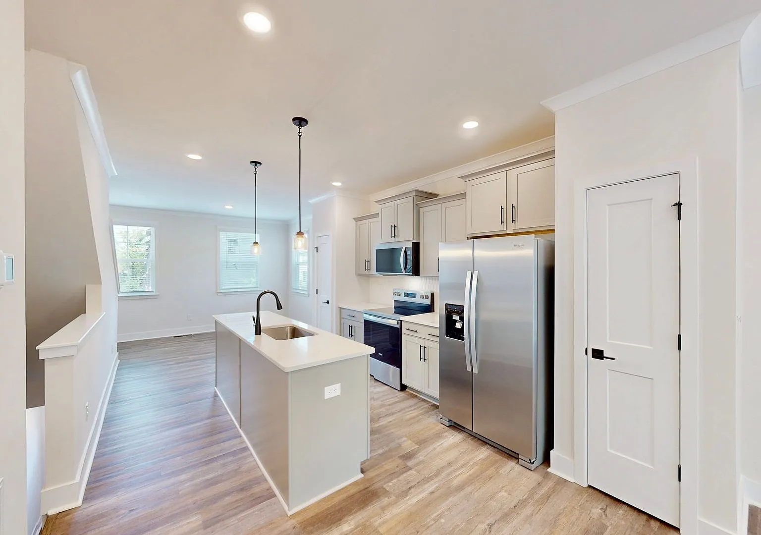 3640 Spencer Street — Photo 2