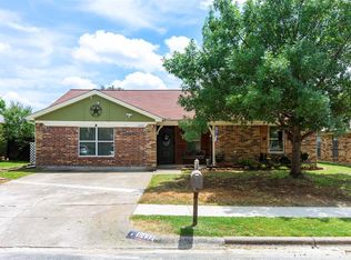 6432 Green Ridge Dr, Watauga, TX 76148