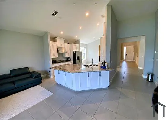 4 bed, 2737 sqft, $3,000 — Photo 3
