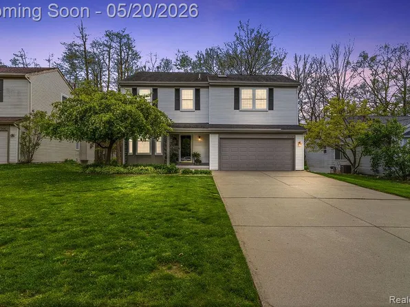1558 Chelsea Cir, Howell, MI 48843
