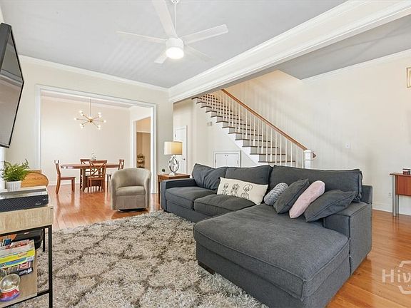 2nd image of 516 W 37th Street