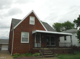 8902 Pinegrove Ave, Parma, OH