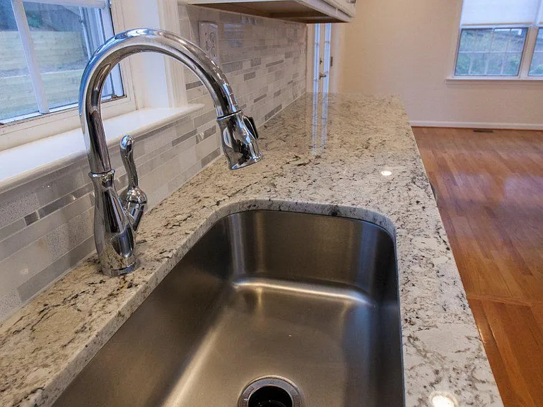 1419 N Longfellow St — Photo 35