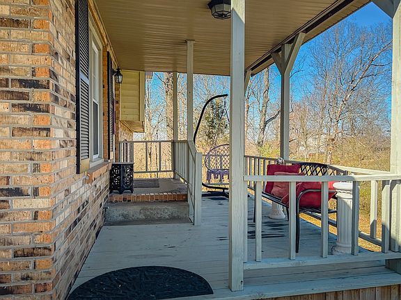5th image of 1185 Eastview Dr
