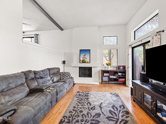 4th image of 2445 Chandler Ave Unit 4