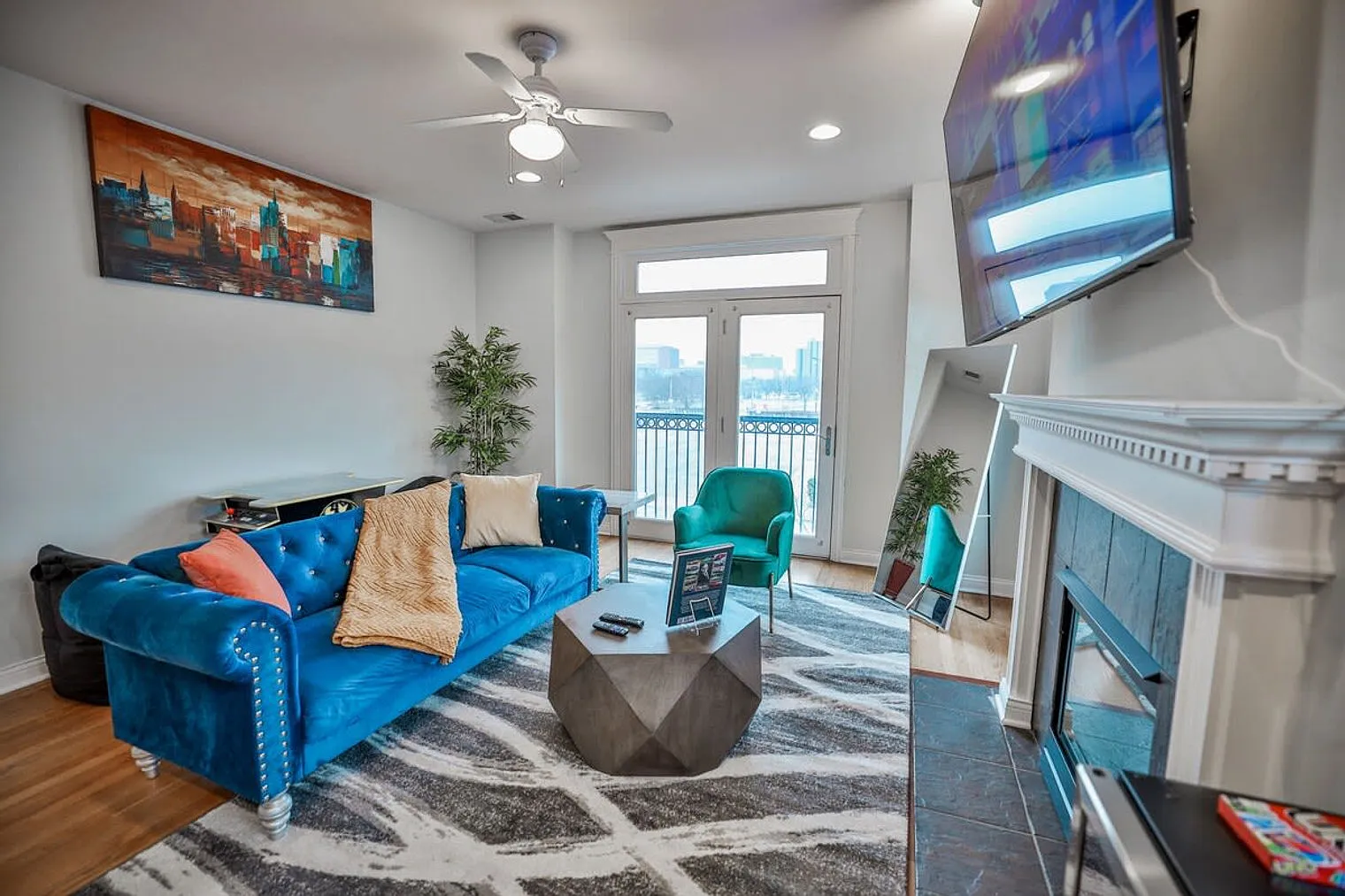 3 bed, 2.0 bath, 1194 sqft, $5,385 — Photo 4