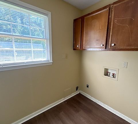 5th image of 213 Sylvan Rd #B