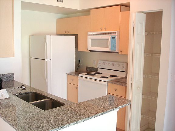 4th image of 2492 Centergate Dr APT 106