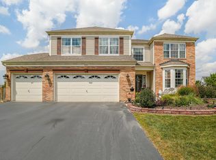427 Cardinal Ln, Bolingbrook, IL 60490